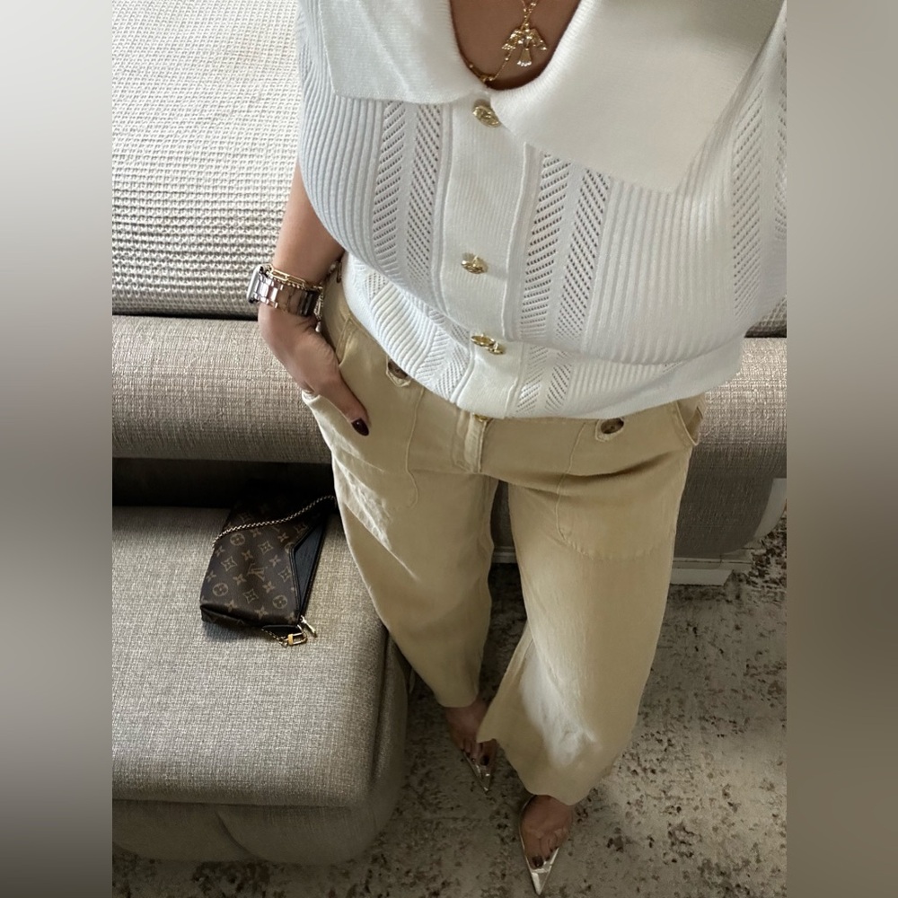 New🩷 Chic Tan Wide Leg Pants with Button Detail - Picture 10 of 13